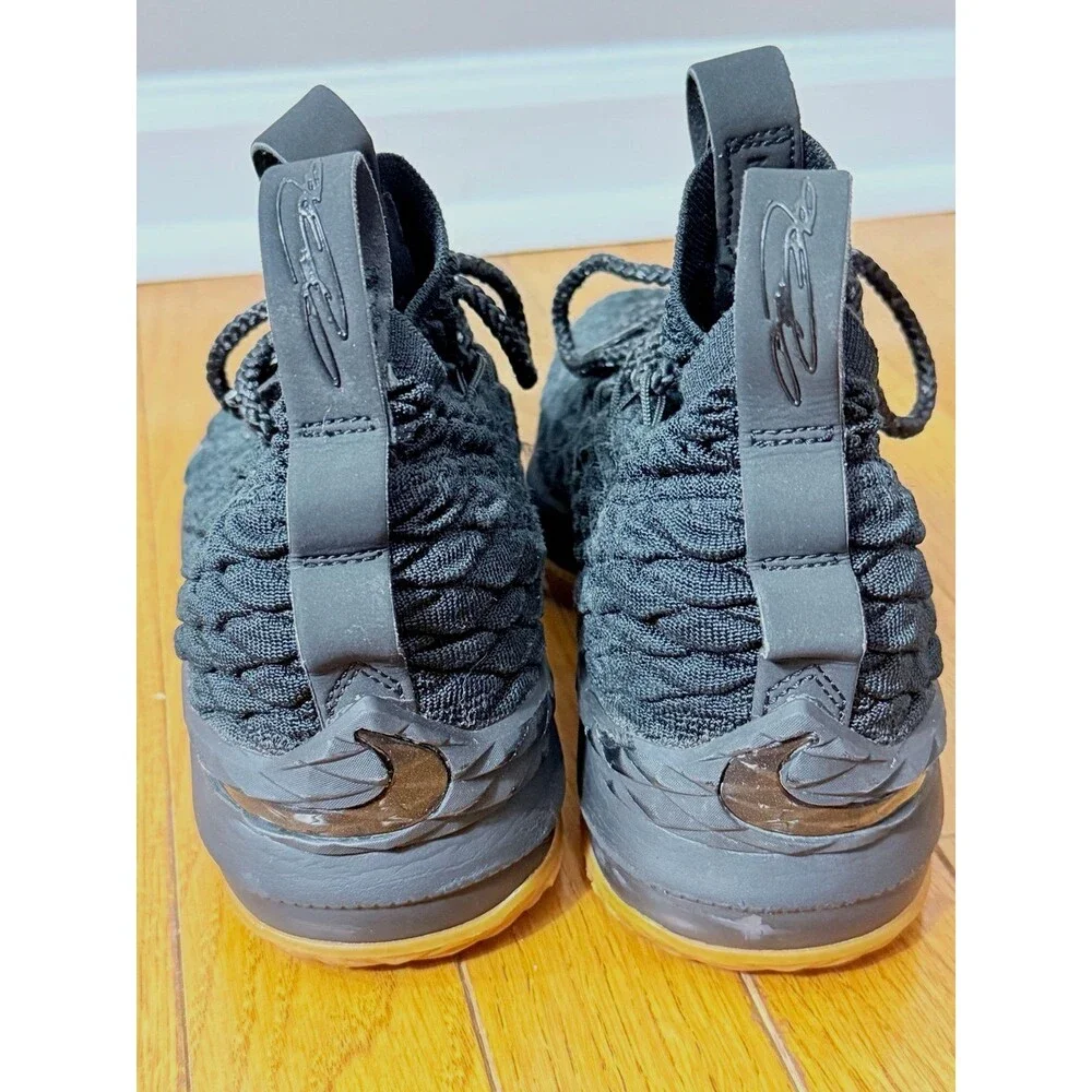 Nike LeBron 15 Black Gum Kids Basketball Shoes 922811-001 Size‎ 3.5Y